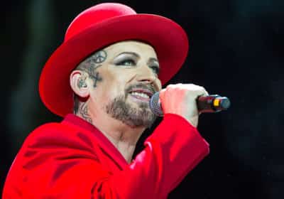 אל מול הטרנד האנטי-ישראלי: אייקון הפופ הבריטי משתיק את המבקרים