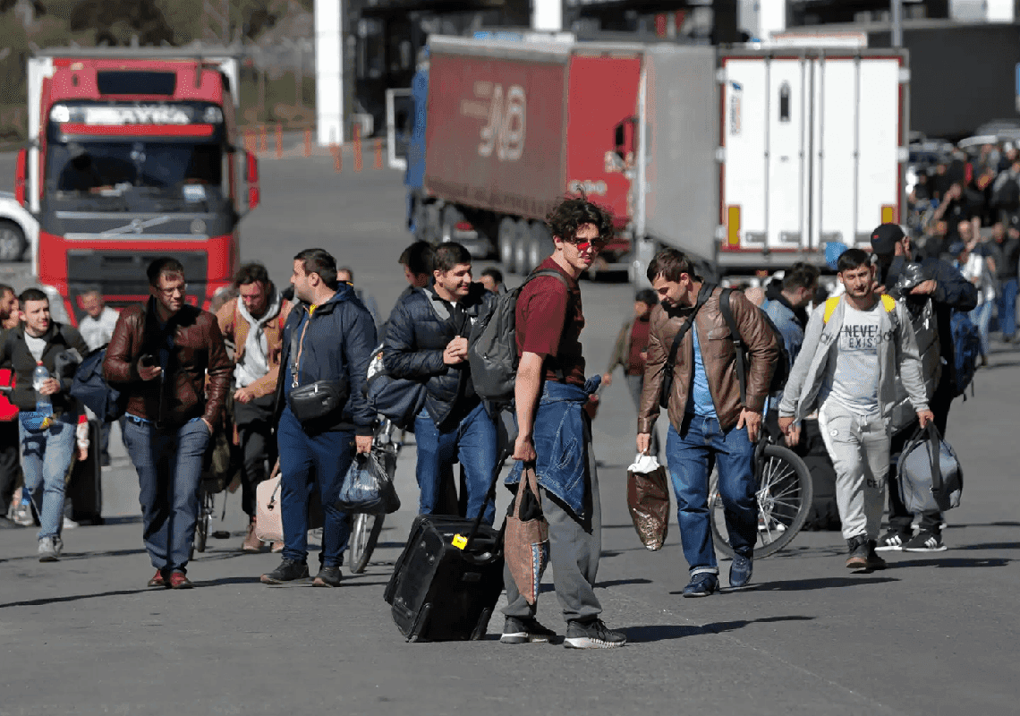 הבית הלבן: גברים רוסים שבורחים מהצבא - מוזמנים לבקש מקלט בארה"ב