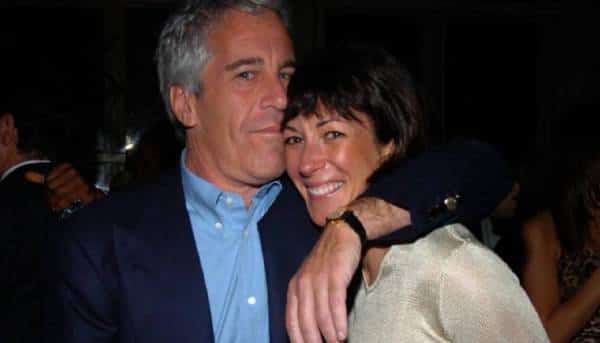 האם יומן הטיסה של ג'פרי אפשטיין שפורסם על ידי ה-QAnon אמיתי? כל מה שתצטרכו לדעת