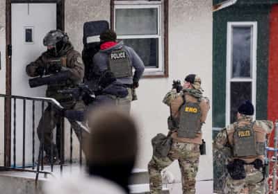 שינוי כיוון אחרי שבועות אלימים במיוחד: מאות סוכנים פדרליים עוזבים את מינסוטה