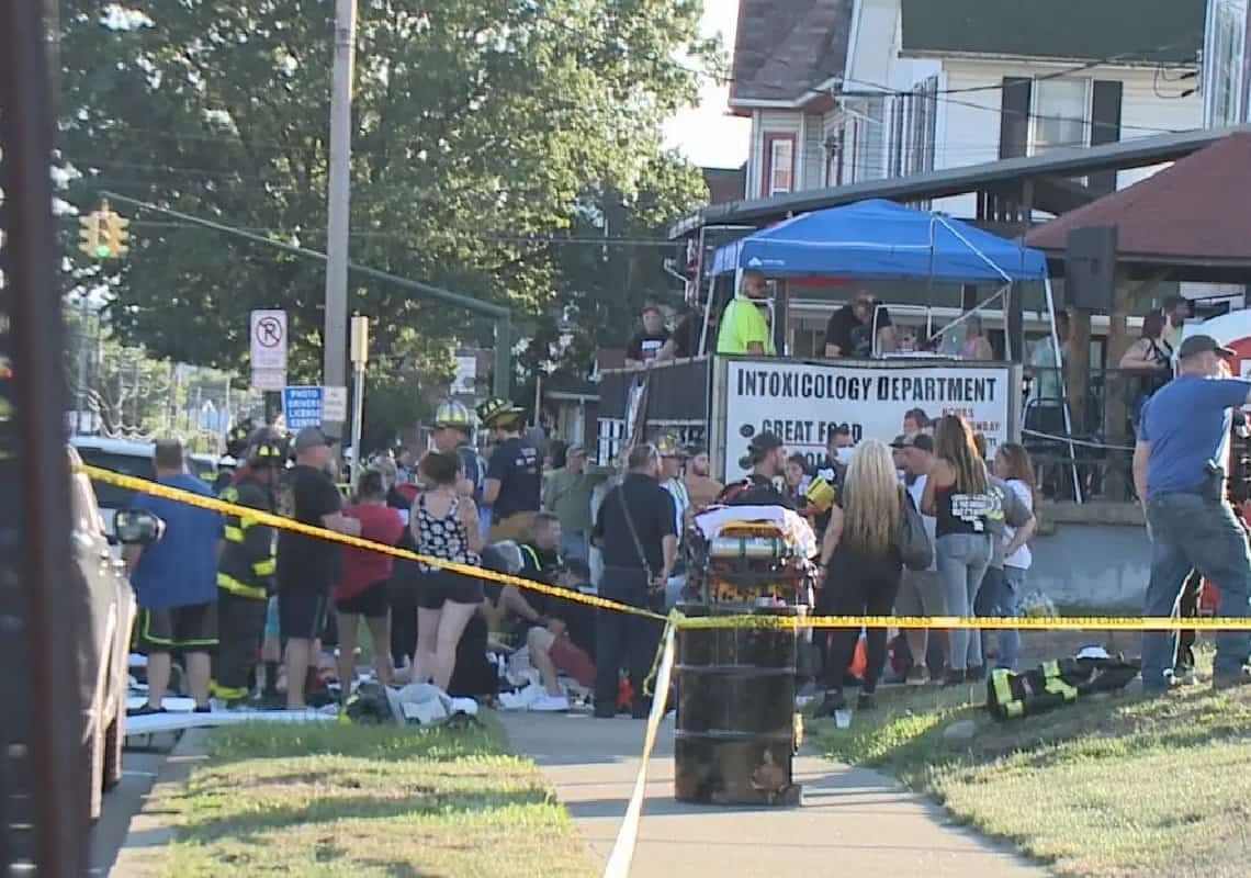 הרוג ו-17 פצועים לאחר שרכב התנגש בבר בפנסילבניה