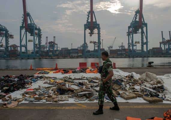 התרסקות המטוס האינדונזי: צוללנים איתרו את הקופסה השחורה