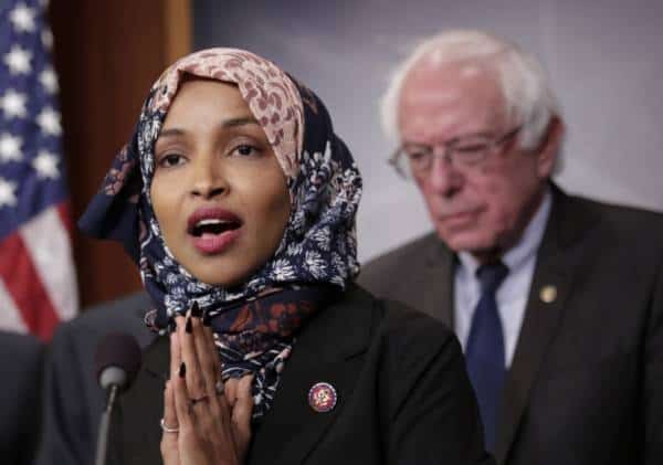 אורח הכבוד של אילהאן עומאר בכנס פרו-פלסטיני: ברני סנדרס