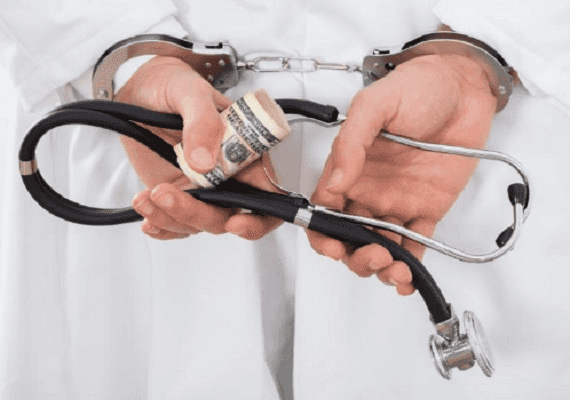 כתבי אישום נגד רופאים על הונאת ביטוח רפואי בסך 2 מיליארד דולר