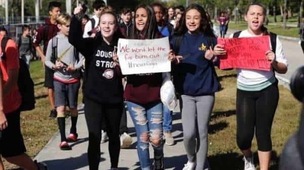 צעדות מחאה לתמיכה בפיקוח על הנשק התקיימו במהלך סוף השבוע ברחבי הארצות הברית ובעולם  