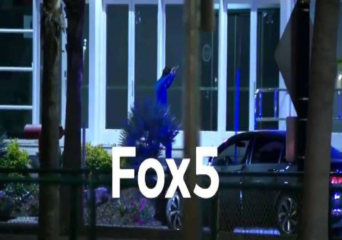 צפו: השידור הישיר נקטע בשל קרב יריות בין משטרה ואזרח שנקלט בעדשת המצלמה