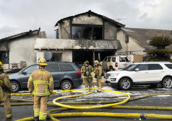 התפתחות מפתיעה בחקירת התרסקות המטוס בדרום קליפורניה: הטייס החזיק במסמכים משטרתיים מזוייפים