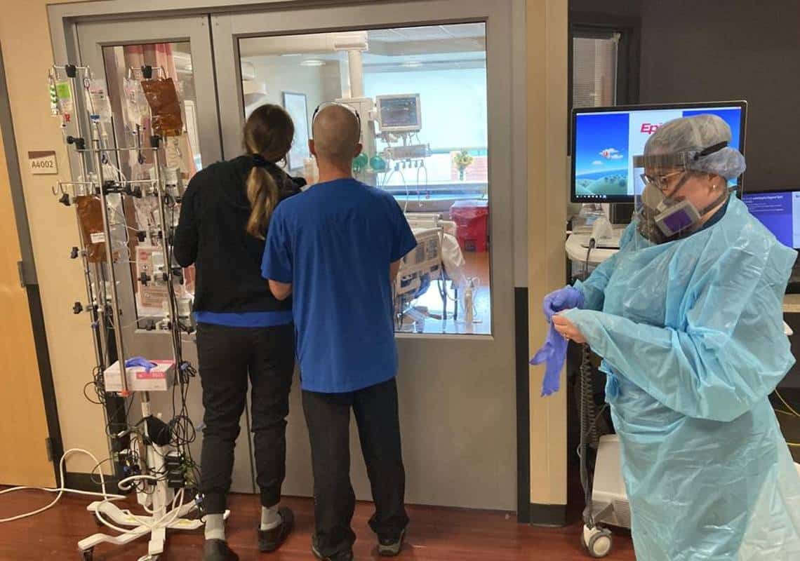 "חבישת מסכות בשטחים ציבוריים עשויה להציל את חייהם של 50 אלף אמריקאים"