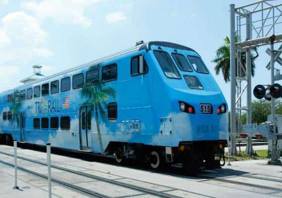 מיאמי: ישבה על פסי הרכבת ולא הספיקה לברוח בזמן