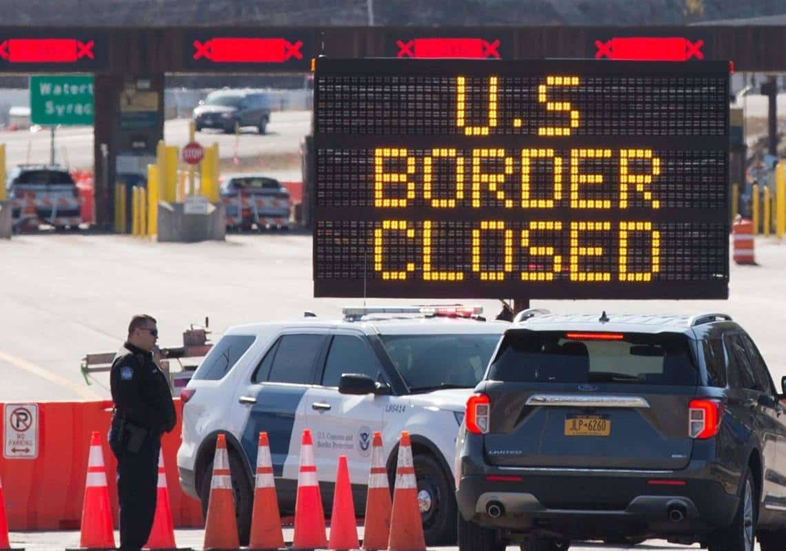 אכזבה בקנדה ומקסיקו: מעברי הגבול עם ארה"ב יישארו סגורים