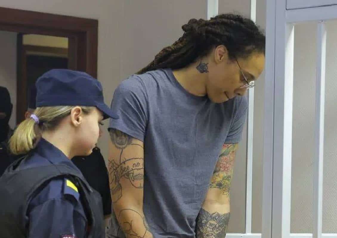 "הצילו את חיי": כוכבת ה-WNBA הכלואה ברוסיה בדרך ל-9 וחצי שנות מאסר באשמת החזקת שמן קנאביס