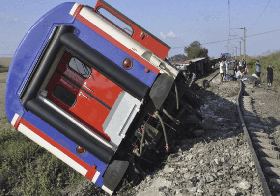 טורקיה: עשרה הרוגים ויותר מ-70 פצועים בהתהפכות רכבת
