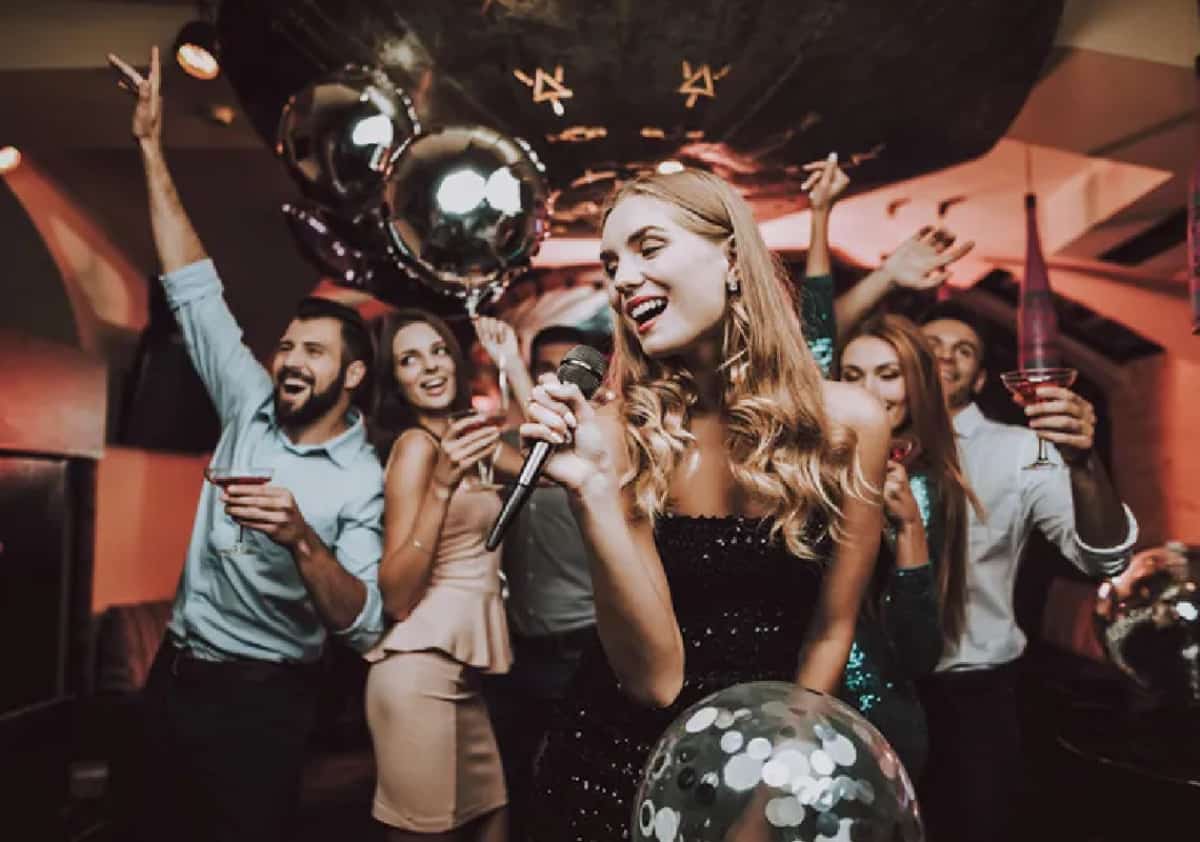 הפלייליסט השחוק: 10 שירים שאף אחד כבר לא יכול לשמוע במסיבות