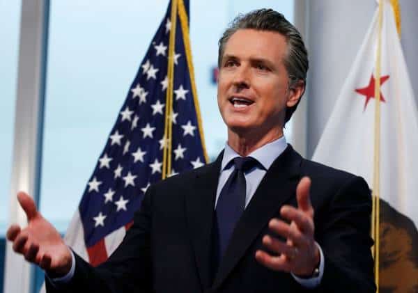 שינוי מגמה דרמטי: קליפורניה הכריזה על סגירת משרדים, חדרי כושר, מספרות ומרכזי קניות 