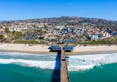 עיר חוף יוקרתית בדרום קליפורניה משתפת פעולה עם הרשויות הפדרליות - ומציבה מצלמה נגד מהגרים