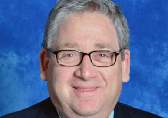 רצה "להרוג את כל היהודים" - וחייו ניצלו בידי רופאים ואחיות יהודים