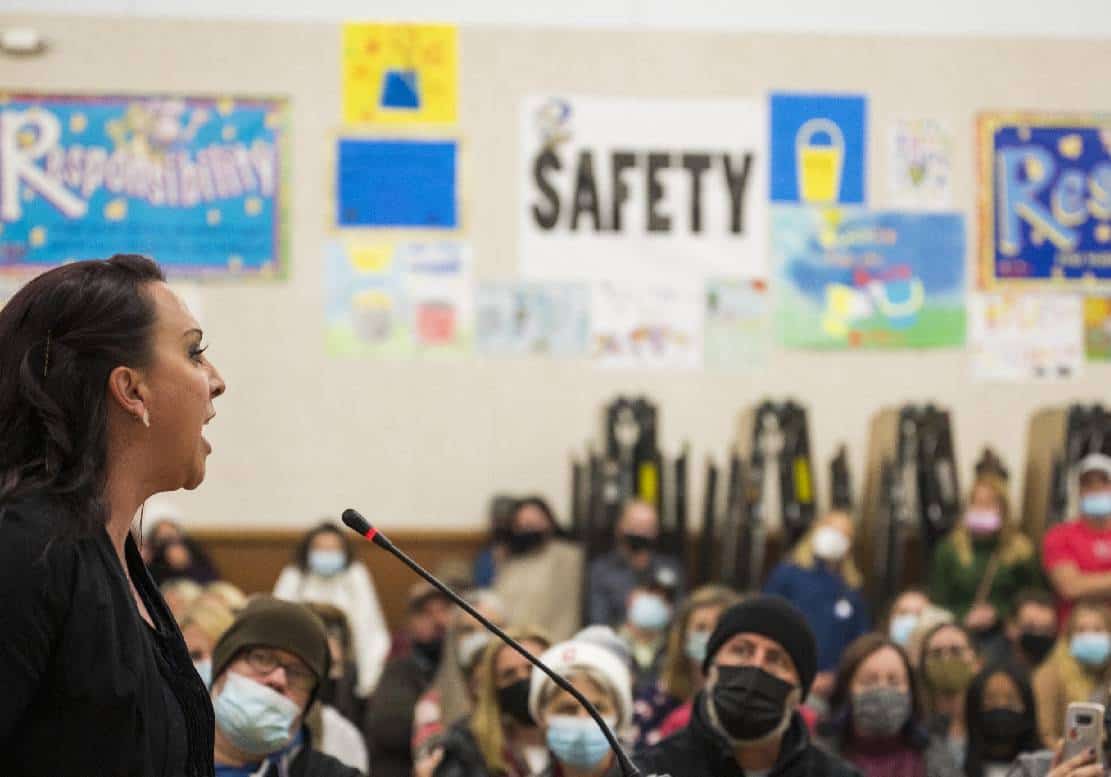 קליפורניה מקדמת חוק שיחייב לחשוף ילדים ל"תוכן מיני מגדרי מגוון"