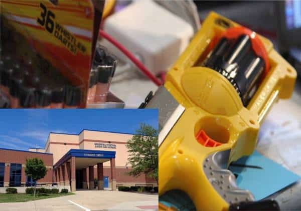 שיעור הזום נגמר בביקור שירותי רווחה ובניידת המשטרה: המנהל הזעיק שוטרים לבית ילד בגלל אקדח-צעצוע שנקלט במצלמה