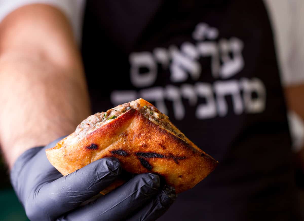 מסעדת עראיס מחנה יהודה , מביאה איתה את טעמי השוק מירושלים לכל רחבי לוס אנג׳לס עכשיו הם מגיעים לפנק אתכם במסיבת יום העצמאות ה- 78 של ארגון ה- IAC ומזמי