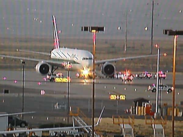 טיסה מלוס אנג'לס לאיטליה ביצעה נחיתת חירום לאחר שנוסע תקף את אמו