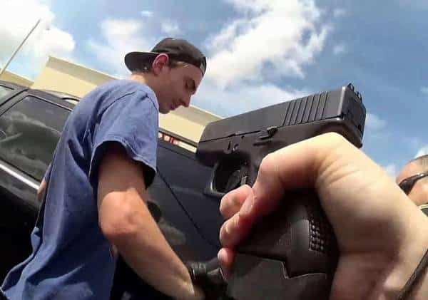 גל החקיינים לאירועי הירי עולה בכמות מדאיגה: עשרות חשודים נעצרו ברחבי ארה"ב