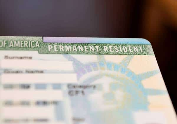 נכנסה לתוקף מדיניות חדשה שצפויה להקטין את מספר הזכאים לגרין קארד