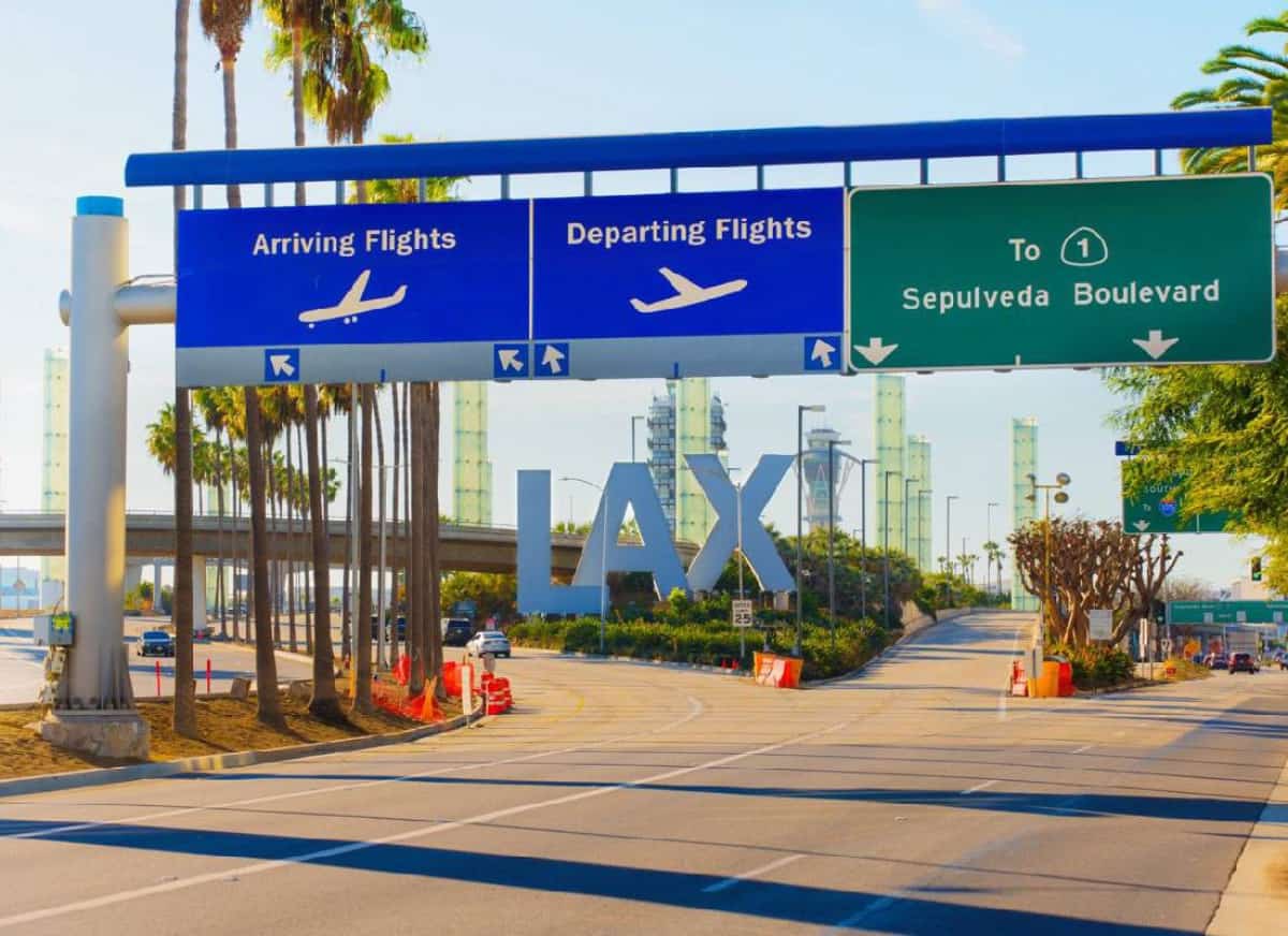 טראמפ מאיים על ערי המקלט: יבוטלו הטיסות הבינלאומיות לניו יורק, לוס אנג'לס וסן פרנסיסקו 