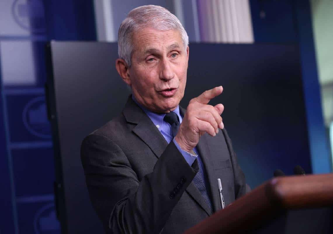 פאוצ'י מזהיר נשים: "תהיו ערות לתסמינים יוצאי דופן לאחר קבלת חיסון ג'ונסון אנד ג'ונסון"