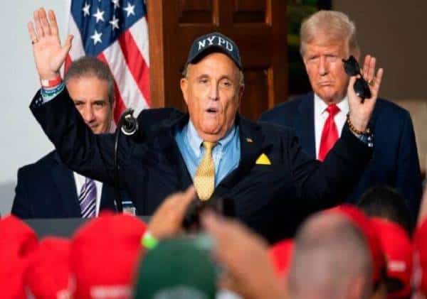 ג'וליאני: 650,000 הצבעות נספרו שלא כדין בפילדלפיה ופיטסבורג