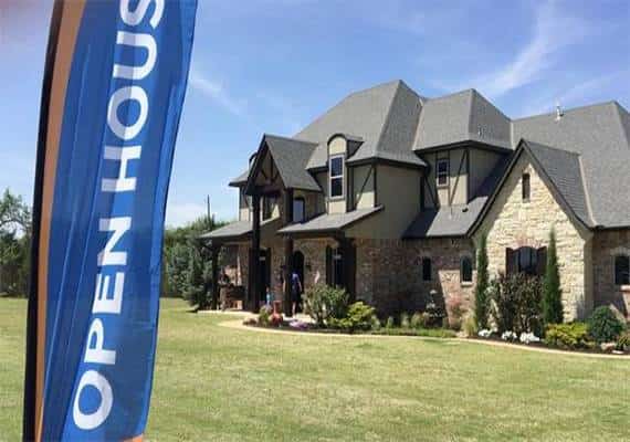 בעל הבית השתגע: בני זוג מציעים את ביתם למכירה בדולר בודד