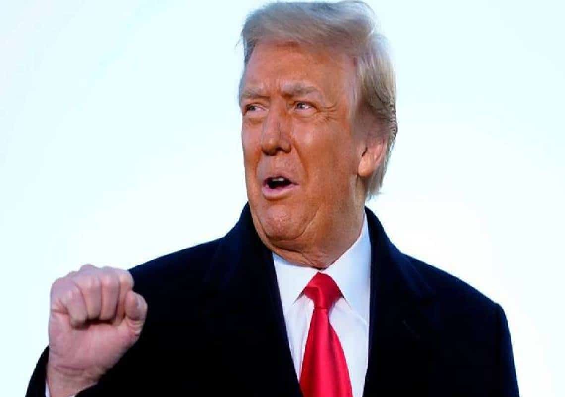 הצעת חוק חדשה מנסה למחוק את טראמפ מההיסטוריה: "לא יקבר בחלקת גדולי האומה, לא יקראו מבנים על שמו"