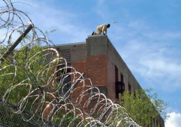 ניו יורק: בתוך 4 ימים ניסיון בריחה שני של האסיר המטפס בכלא רייקרז