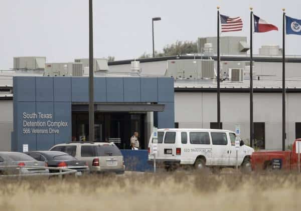 מחדל במאבק לגירוש שוהים בלתי חוקיים: רשויות ההגירה עצרו וכלאו אזרח אמריקאי 