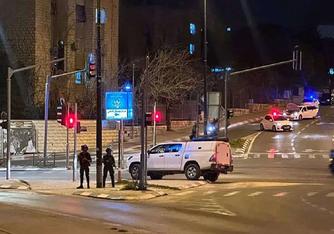 טבח בתפילת השבת: ערבי חדר לבית כנסת בירושלים ורצח שבעה בני אדם