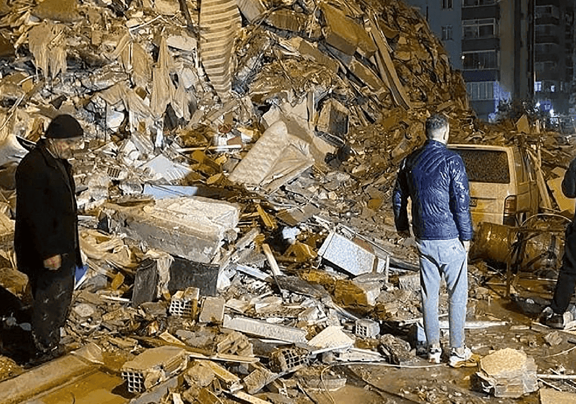 למעלה מ-500 הרוגים ברעידת אדמה הרסנית בטוריקה - שהורגשה בישראל 