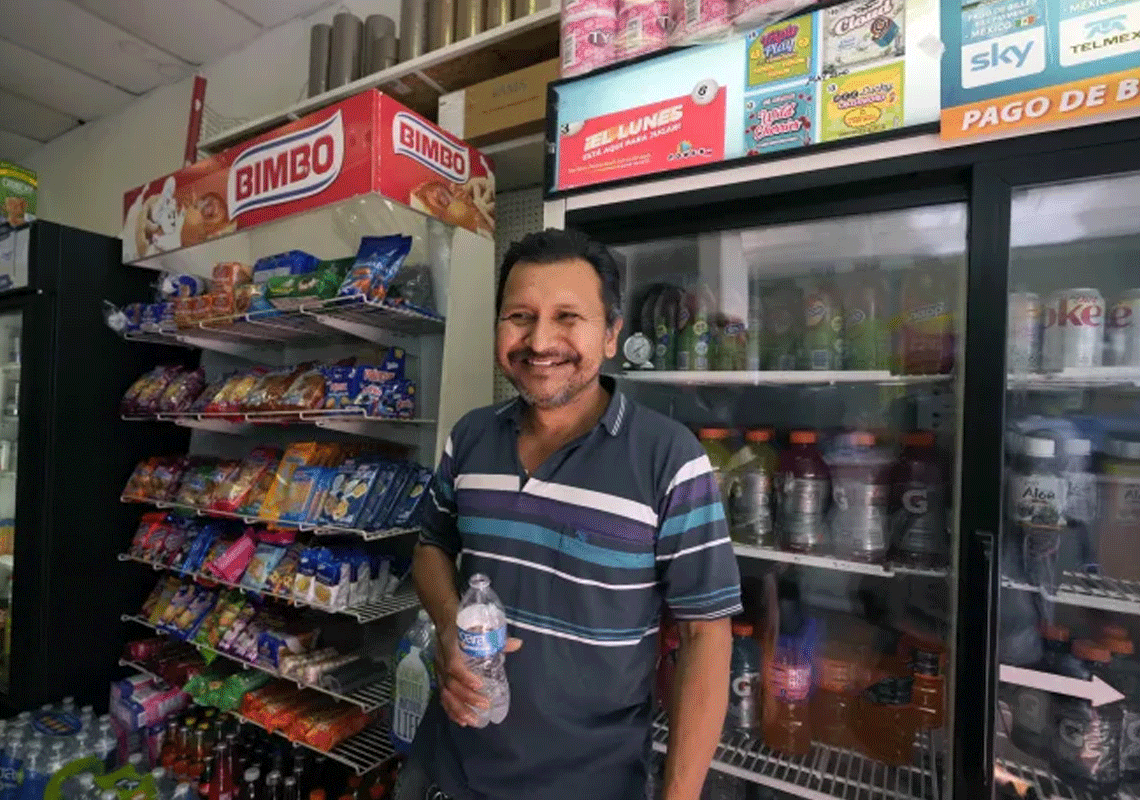 ממתינים למיליארדר החדש בלוס אנג'לס: בעל המיני מארקט שמכר את הטופס הזוכה כבר מתכנן את החופשה המשפחתית