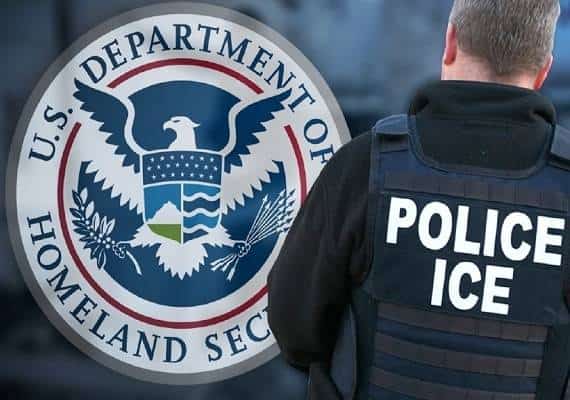 פקחי סוכנות ההגירה זייפו צווי גירוש באופן שיטתי