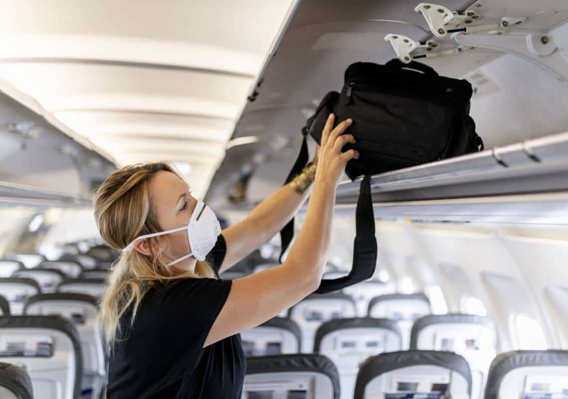 מכה לממשל ביידן: בית המשפט פסק נגד חובת עטיית המסכות במטוסים