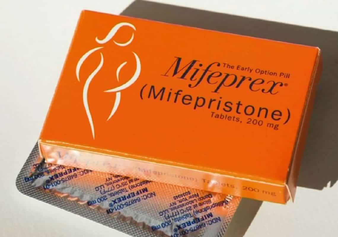 מכה לממשל ביידן: שופט פדרלי פסק נגד גלולה להפסקת הריון יזומה