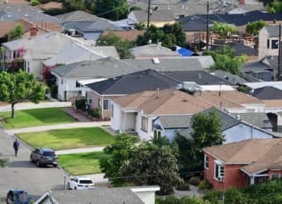 החלום האמריקאי מתרחק: נדרש שכר של 194 אלף דולר בשנה כדי לחיות בנוחות בלוס אנג'לס