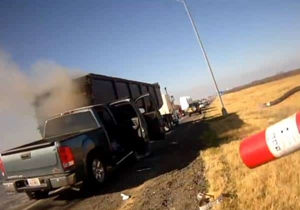 טקסס: פורסם תיעוד של חילוץ נועז מתוך מכונית בוערת