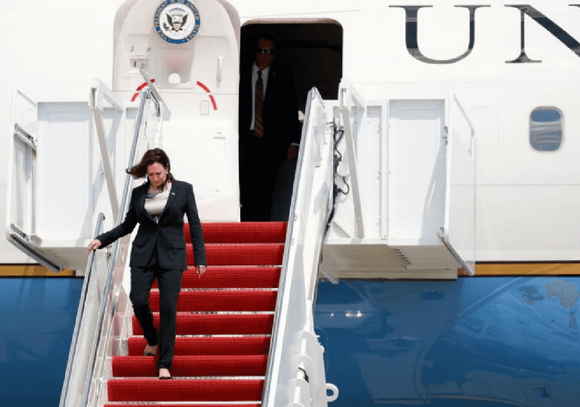 נסיעה של האריס התעכבה מחשש למחלה מסתורית – הפוגעת בדיפלומטים אמריקנים