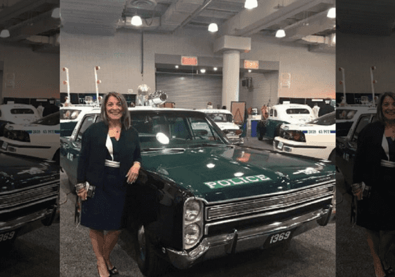 אלמנת שוטר מניו יורק מואשמת שגנבה עשרות אלפי דולרים מארגון צדקה לאלמנות שוטרים