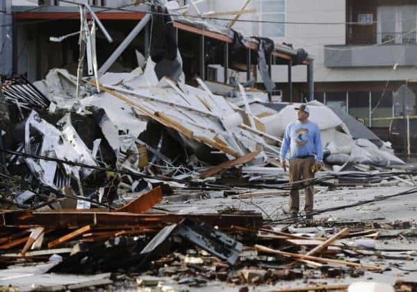 סופת טורנדו היכתה בלב ארה"ב: 22 נהרגו, עשרות נעדרים