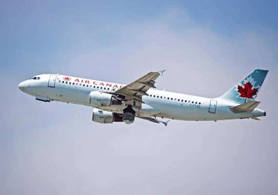 עשרות פצועים בטיסת אייר קנדה שנקלעה למערבולות אוויר קשות