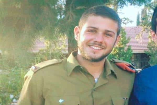 "בשבעה גיליתי שקנה שעון לחייל דל אמצעים" : חברו הטוב של סרן זיו דאוס עבר לניו יורק אך הכאב לא עוזב