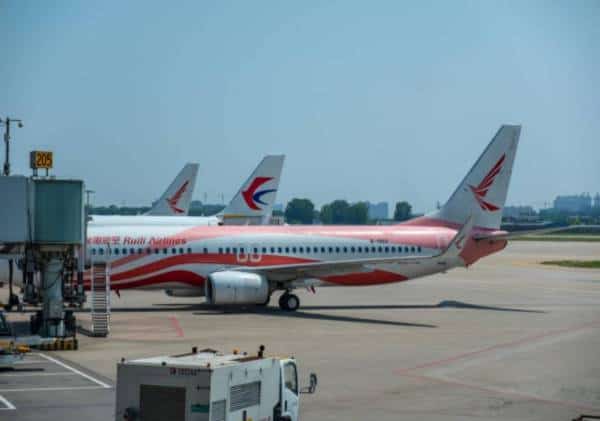 אימה בשמיים: 178 הנוסעים צללו כ-10,000 רגל בשלוש דקות נוראיות