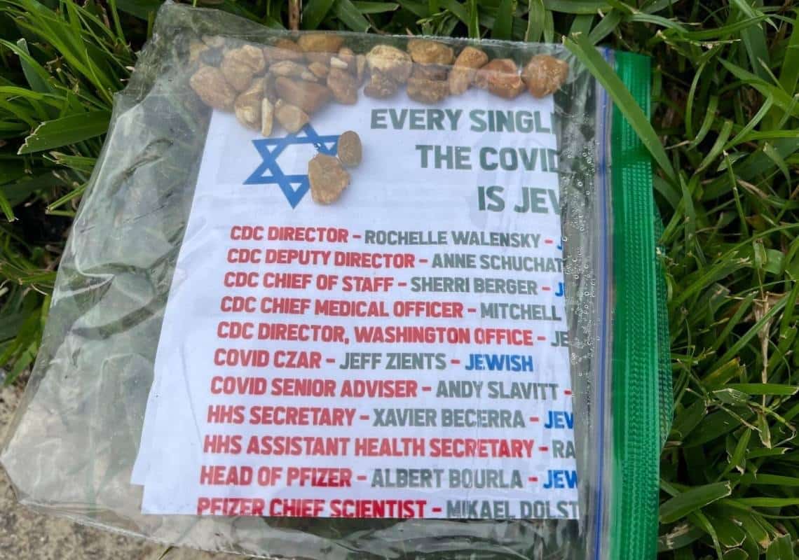 חודש מהפיגוע בבית הכנסת בטקסס: עלונים אנטישמיים הופצו באזור