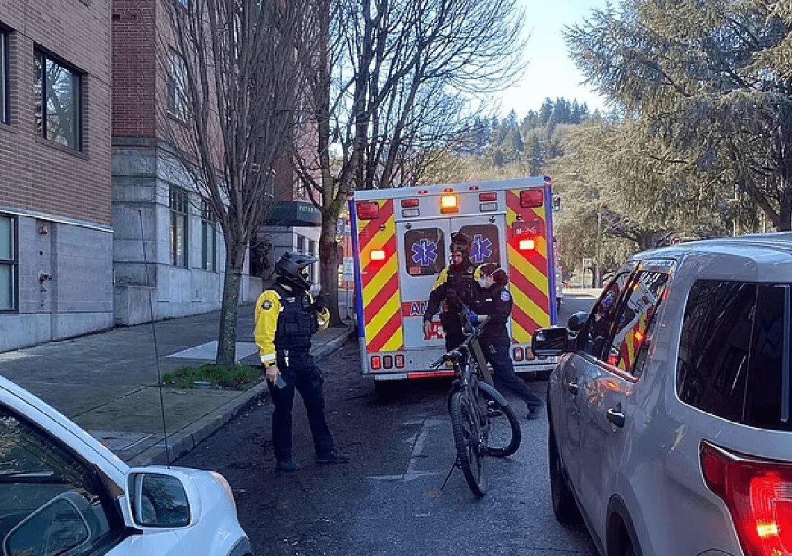 אורגון: אישה ילדה תינוקת על המדרכה – ונטשה אותה 