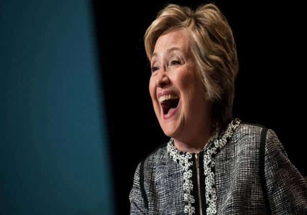 אישה אחת מעל החוק: זה מה שעשתה הילארי עם הזימון שקיבלה לבית המשפט